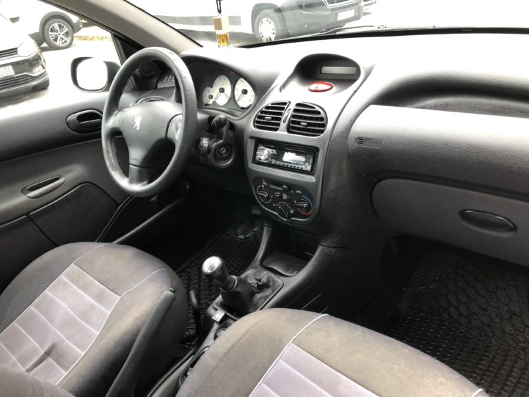 Peugeot 206 салон